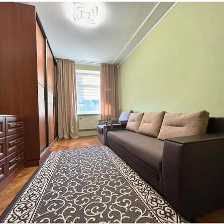 Центр, Біля Медичного Університету, Вулиця Личаківська Lviv Luaran gambar